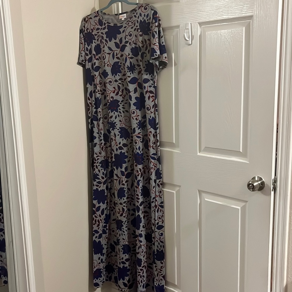 Beautiful Lularoe Maria Maxi dress